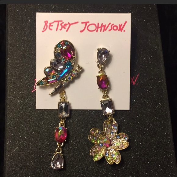 Betsey Johnson 1earring butterfly hanging crystal pierced earring - Picture 2 of 6